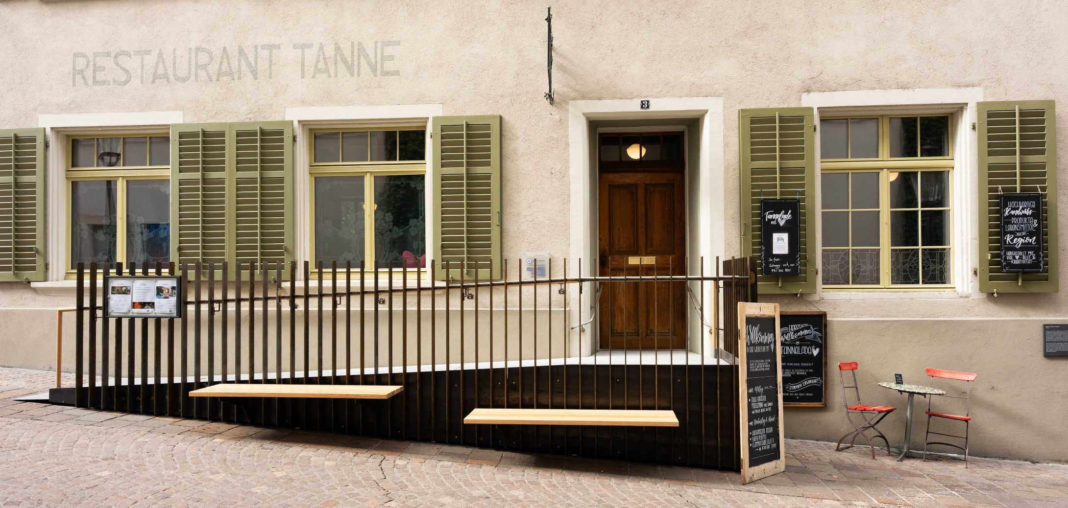 Der Eingang der Tanne